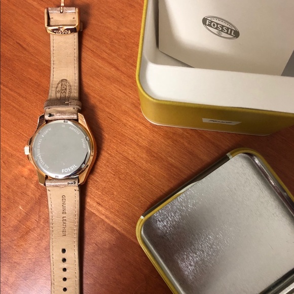 Fossil Women’s Watch - Picture 3 of 3